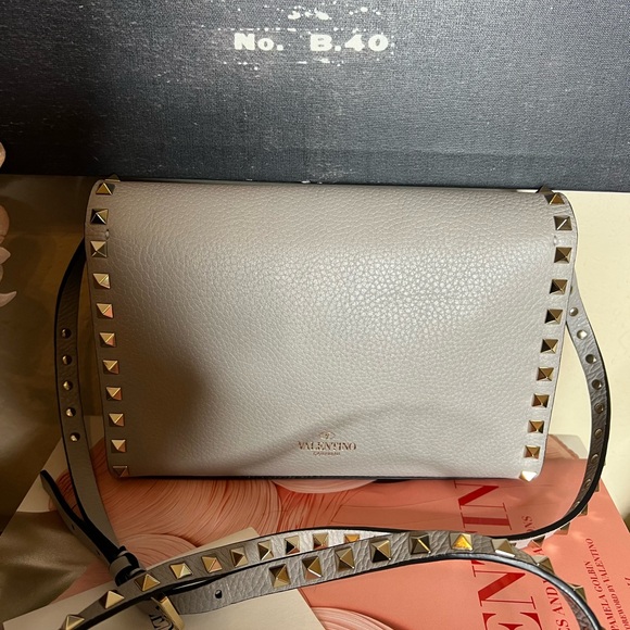 VALENTINO GARAVANI ROCKSTUD
CROSSBODY - Picture 3 of 10